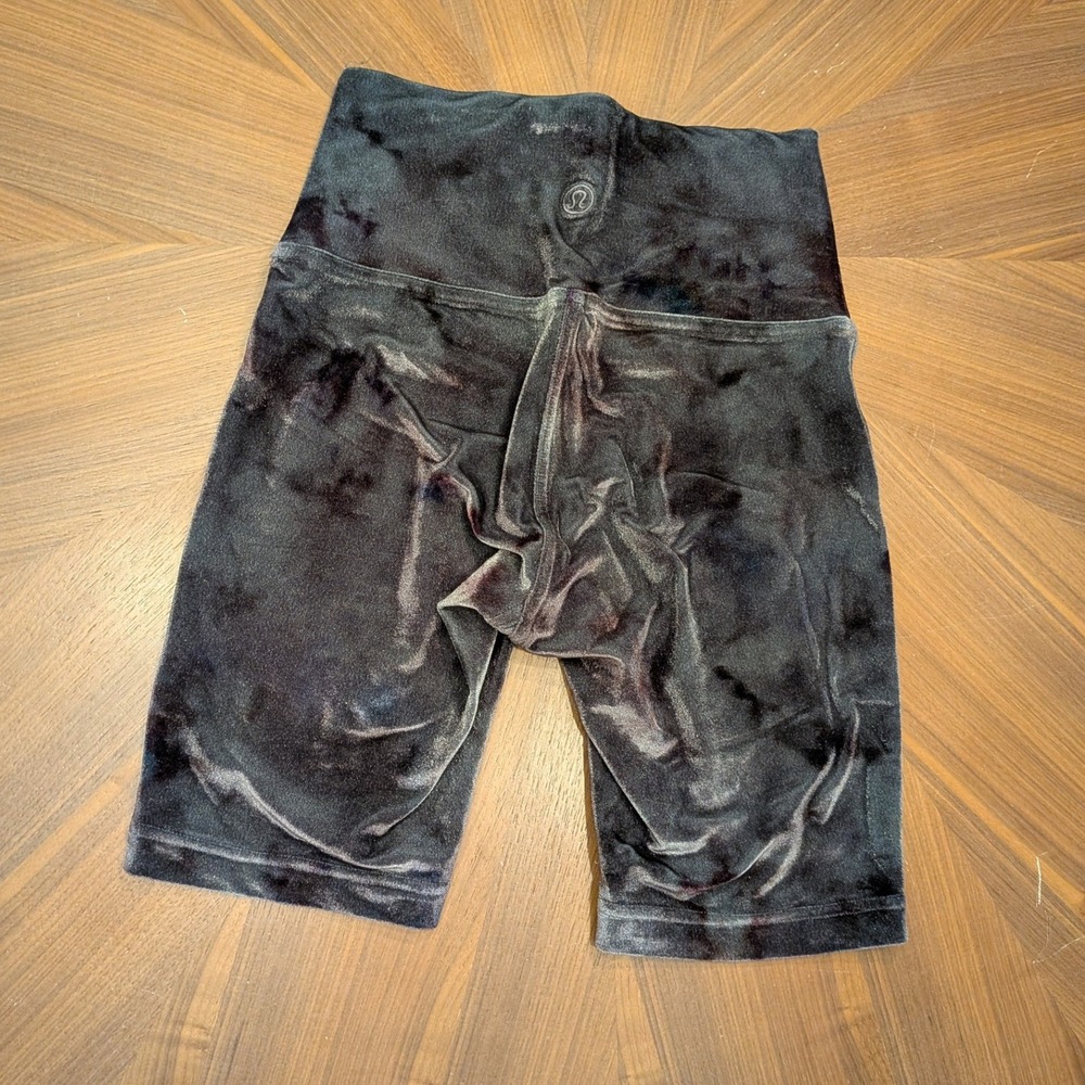 Lululemon Align High-Rise Short 8 Women Black Excellent Crushed Velvet LW7BSHS